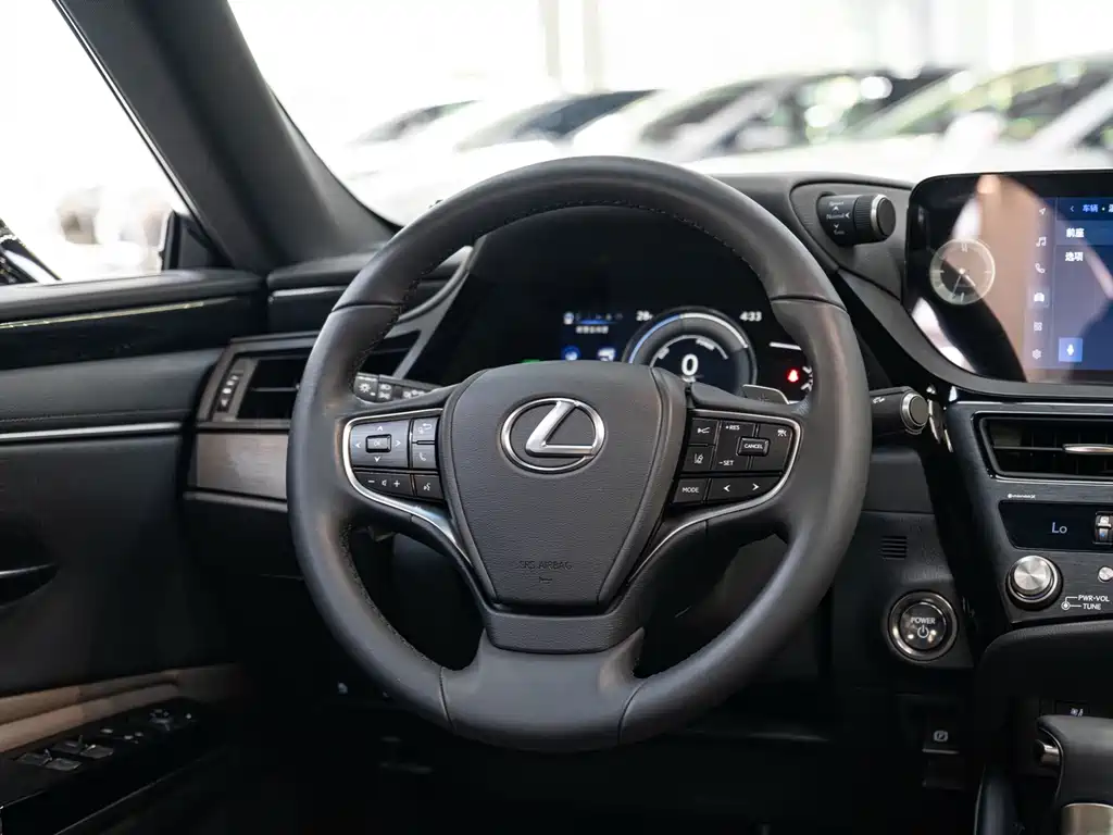 Lexus ES — миниатюра 14