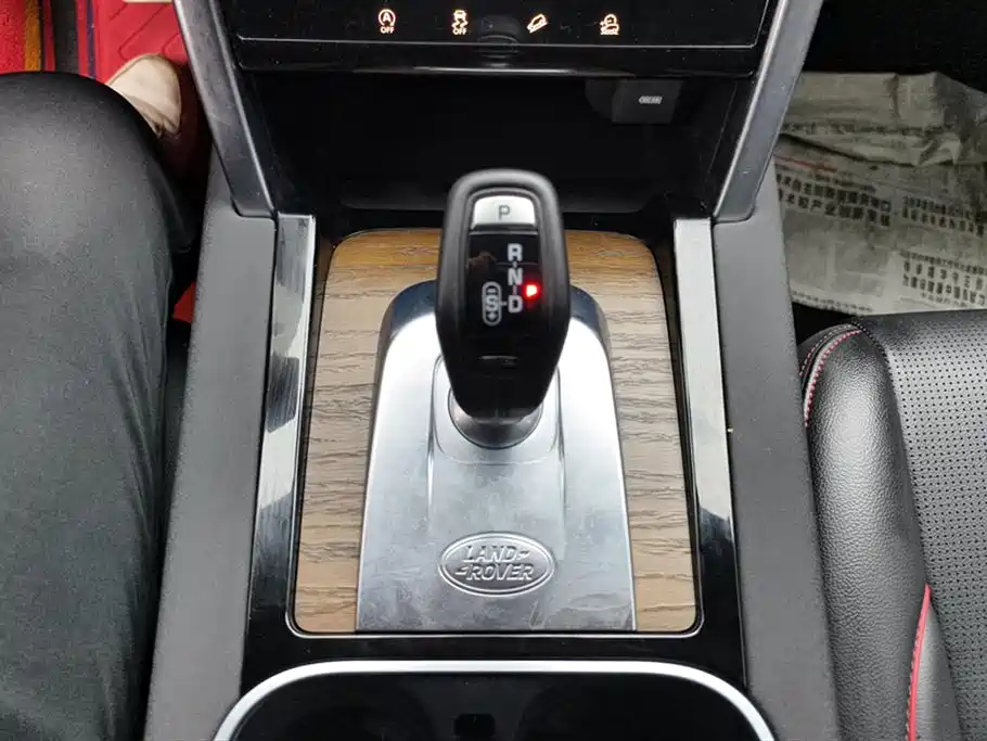 LAND ROVER DISCOVER SPORTS