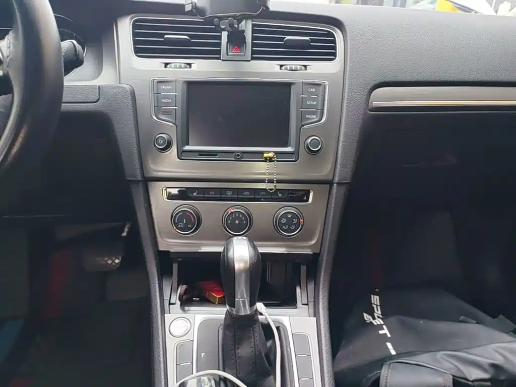 Volkswagen Golf — миниатюра 13