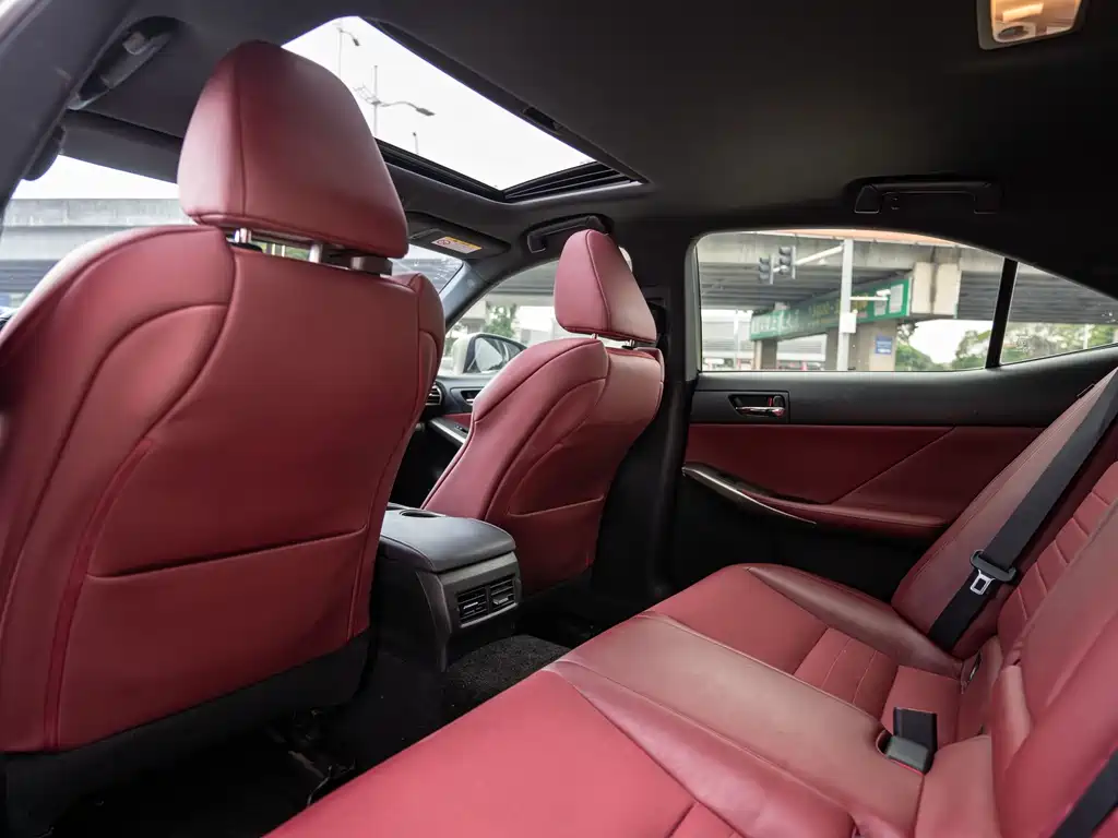 Lexus IS 2015 200t F SPORT