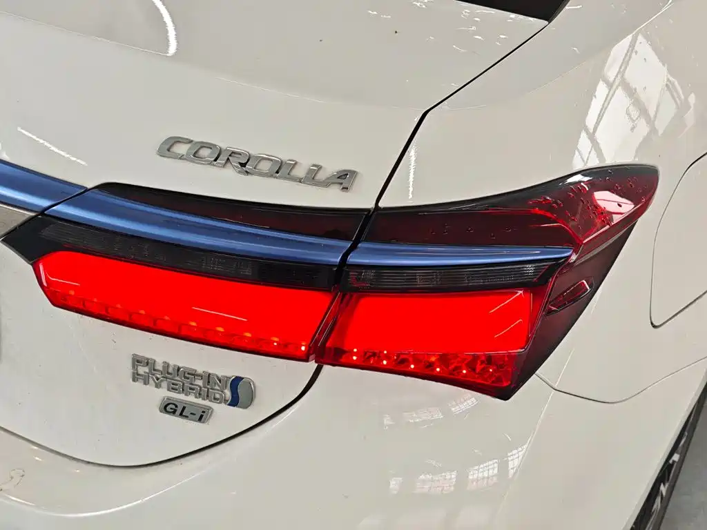 Toyota Corolla Hybrid — миниатюра 16