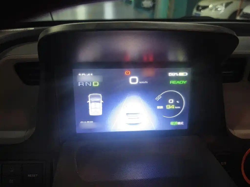 Wuling MINIEV — миниатюра 4