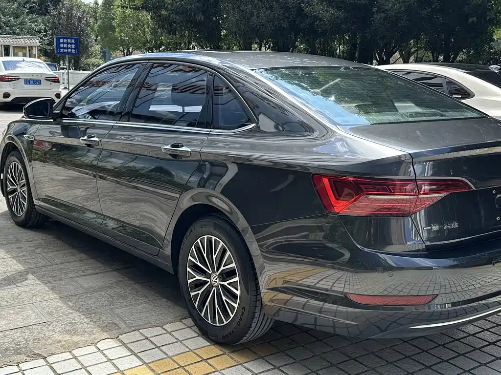 Volkswagen Sagitar — миниатюра 7