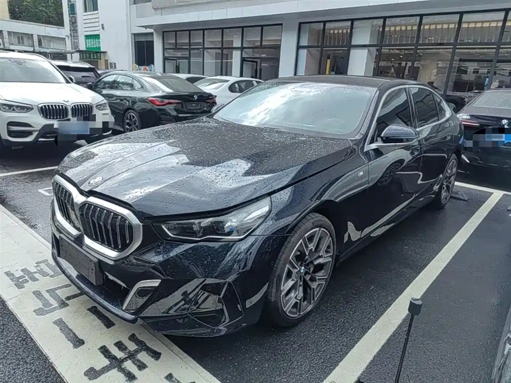 BMW 5 Series 2025