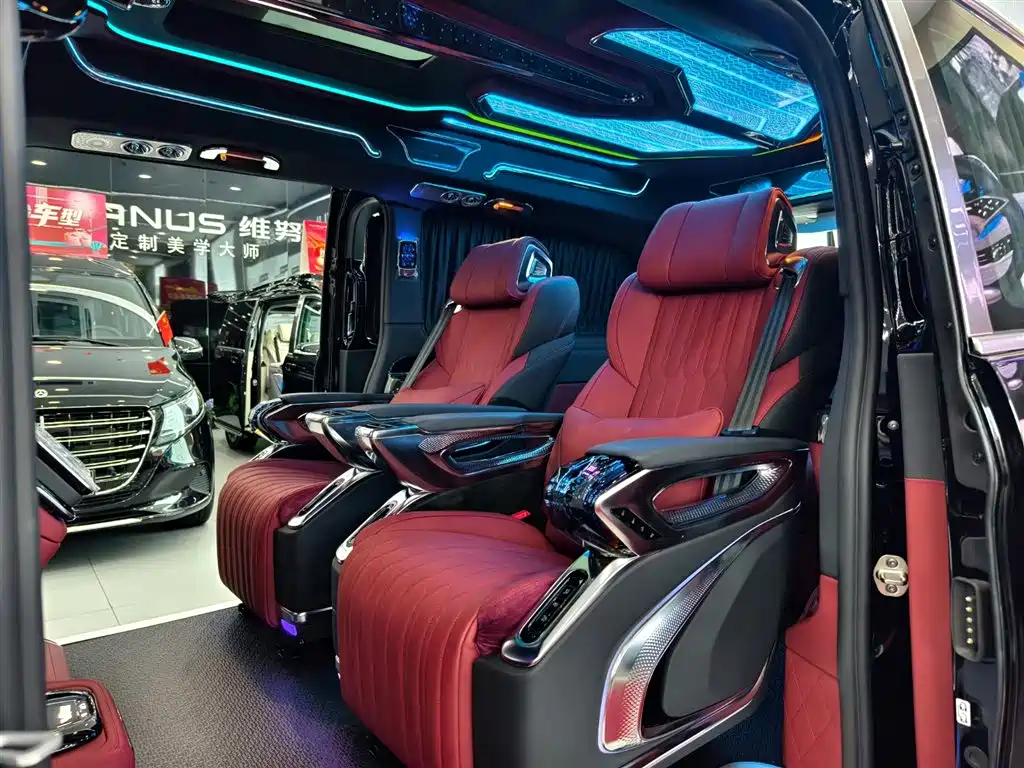 Mercedes-Benz Vito 2024 2.0T 7 мест