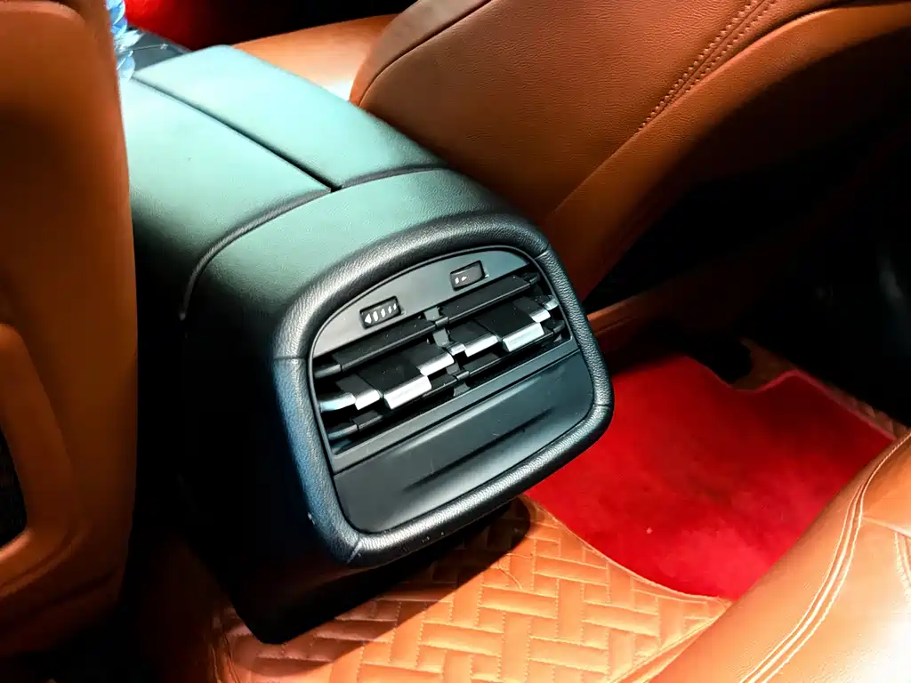 Maserati Ghibli — миниатюра 7