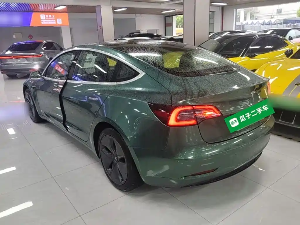 Tesla Model 3 — миниатюра 5