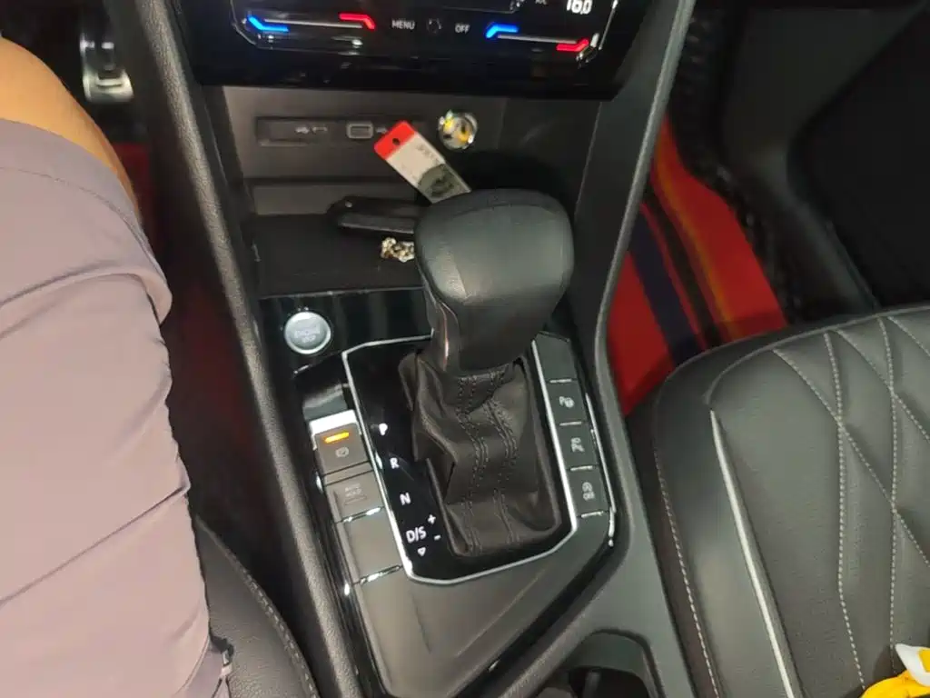 Volkswagen Tiguan L — миниатюра 14