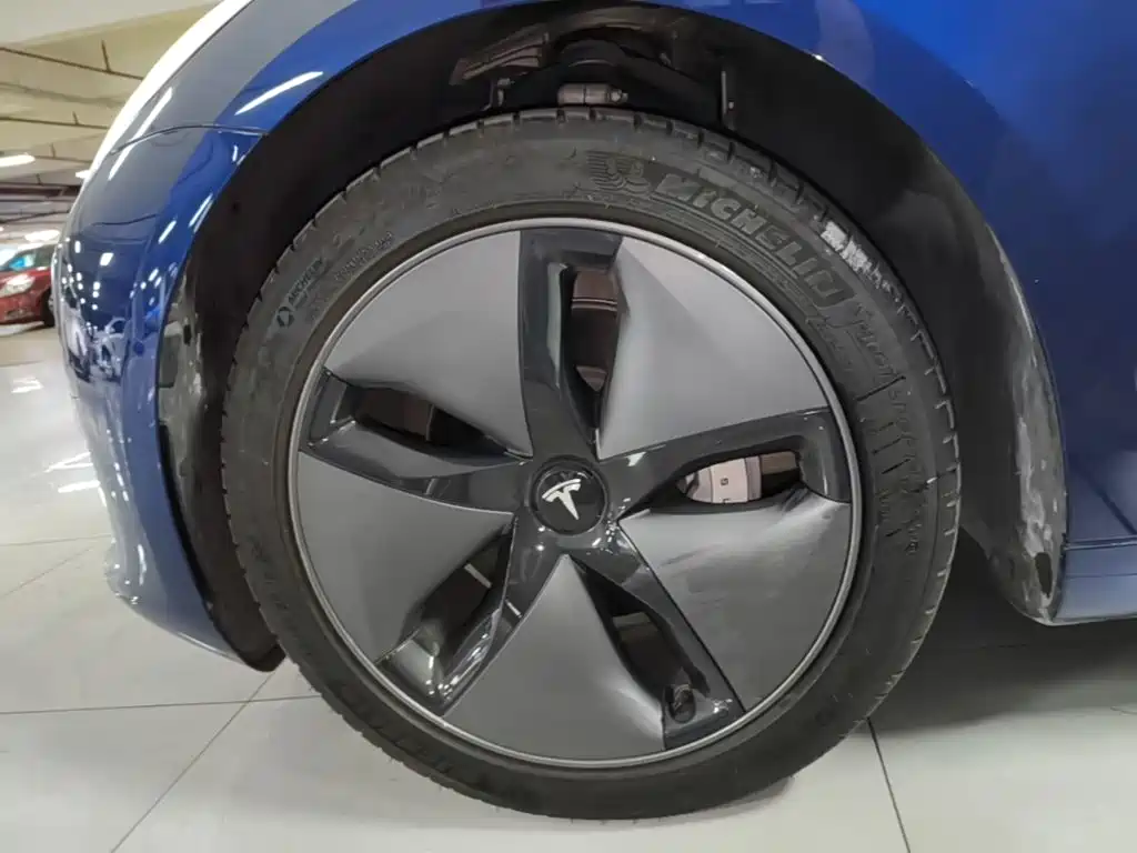 Tesla Model 3 — миниатюра 23