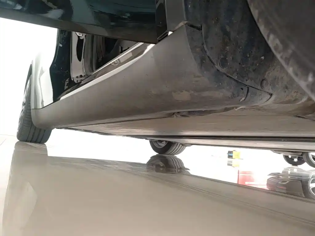 Tesla Model Y — миниатюра 22
