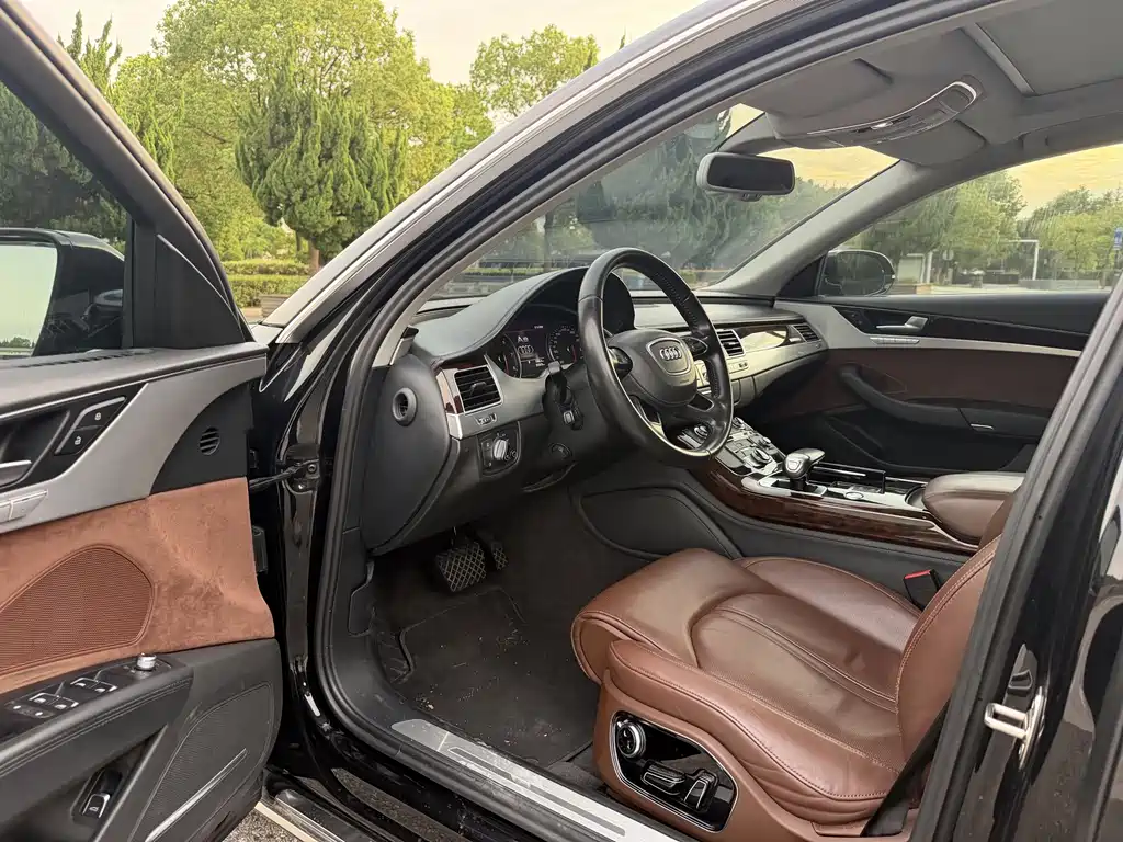 Audi A8 — миниатюра 7