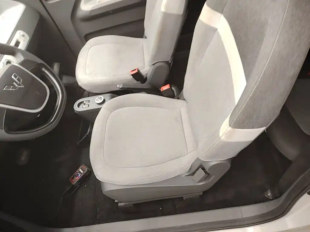 Wuling MINIEV — миниатюра 15