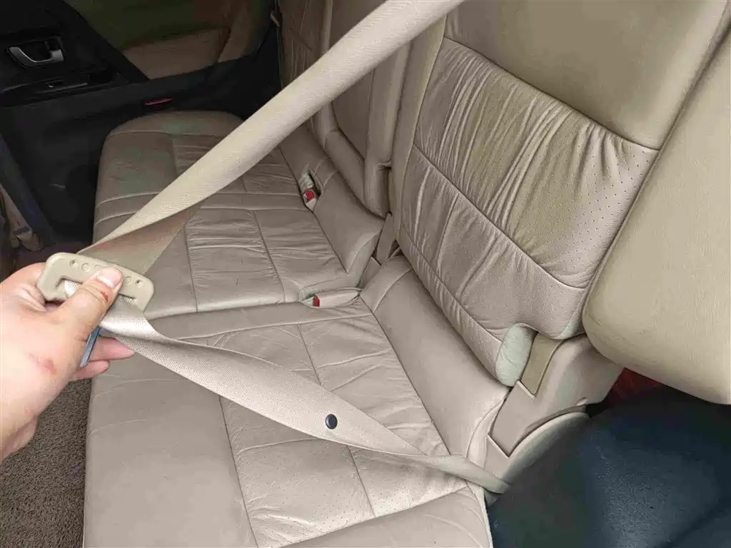 Mitsubishi Pajero — миниатюра 3
