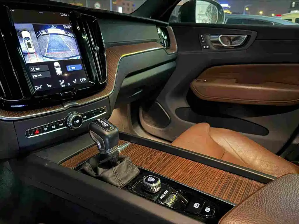 Volvo XC60 — миниатюра 8