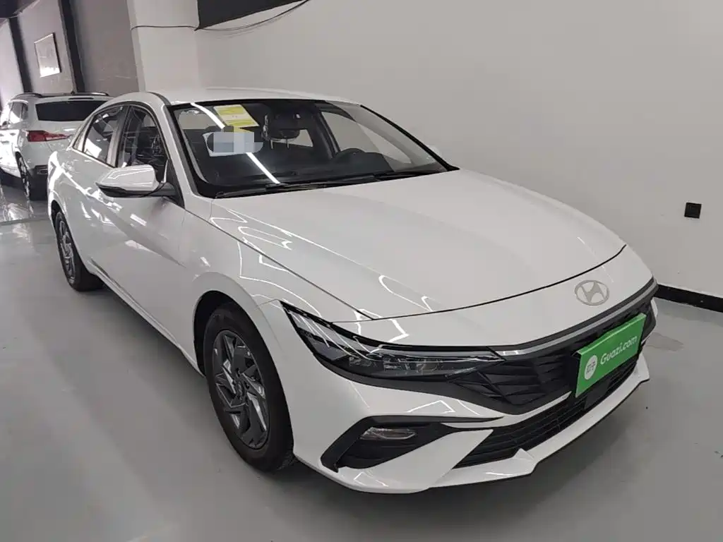 Hyundai Elantra — миниатюра 4