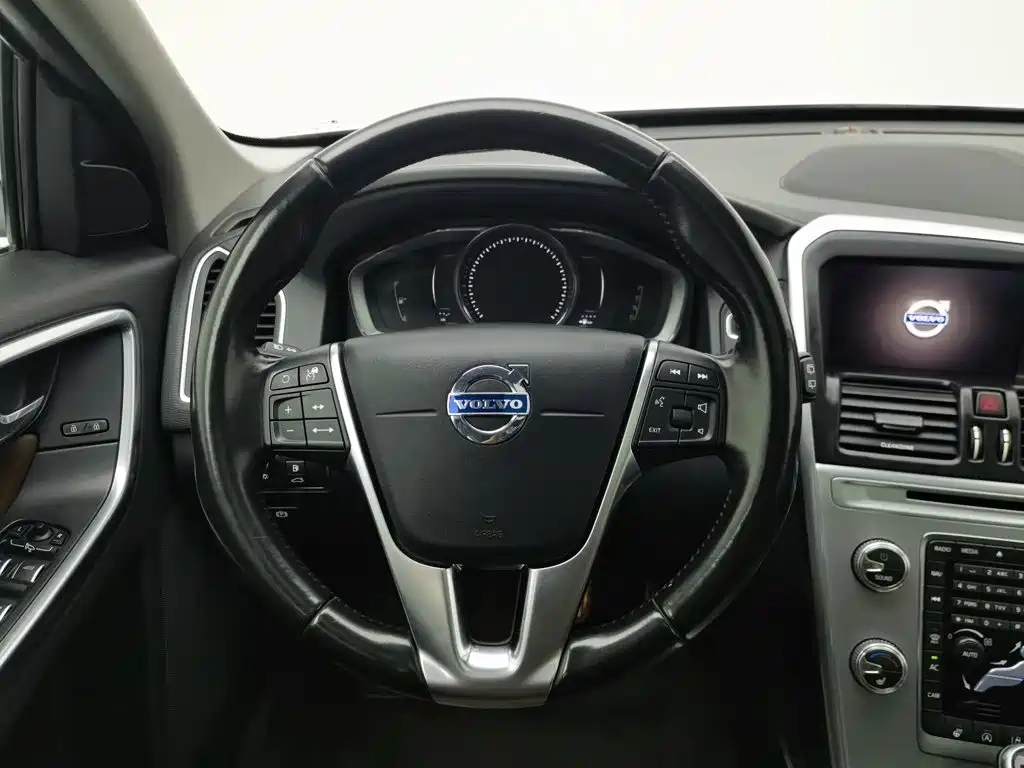 Volvo XC60 — миниатюра 11