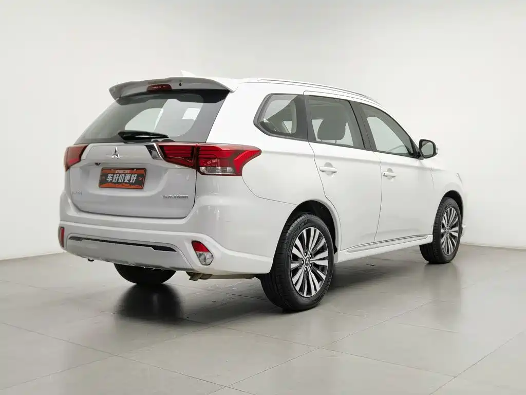 Mitsubishi Outlander — миниатюра 2