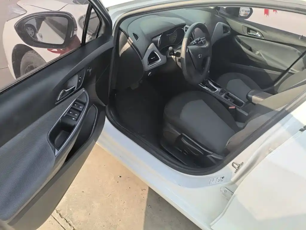 Chevrolet Cruze — миниатюра 16