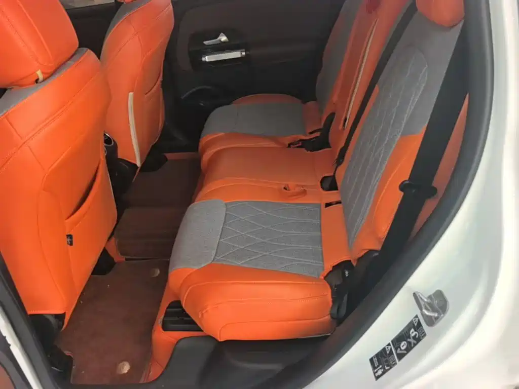 Mercedes-Benz GLB — миниатюра 17