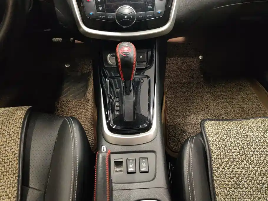 Nissan Tiida — миниатюра 16