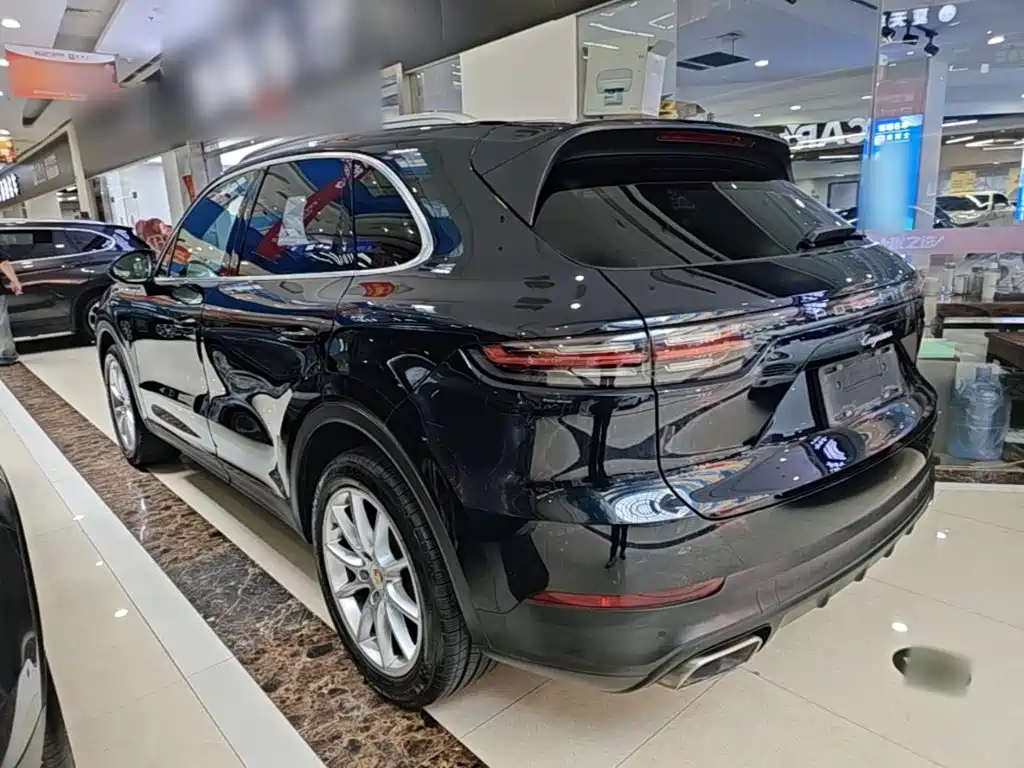 Porsche Cayenne — миниатюра 5