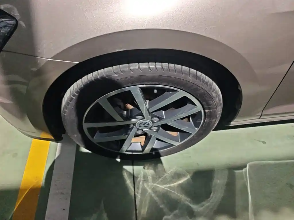 Volkswagen Golf — миниатюра 23