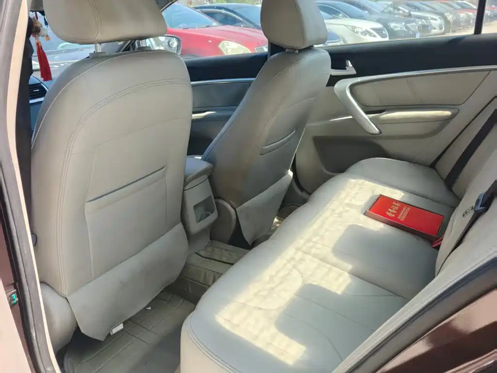 Geely Emgrand — миниатюра 3