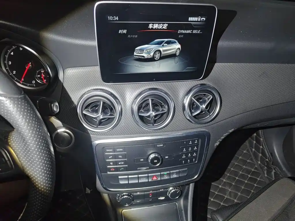Mercedes-Benz GLA — миниатюра 9