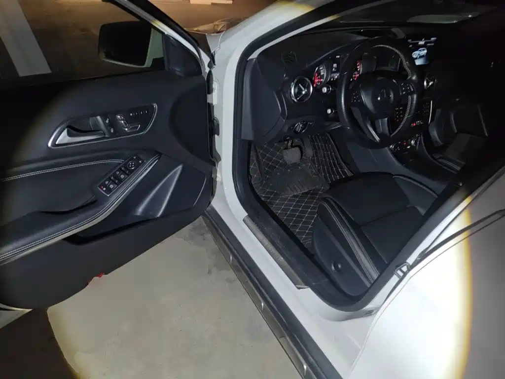 Mercedes-Benz GLA — миниатюра 12