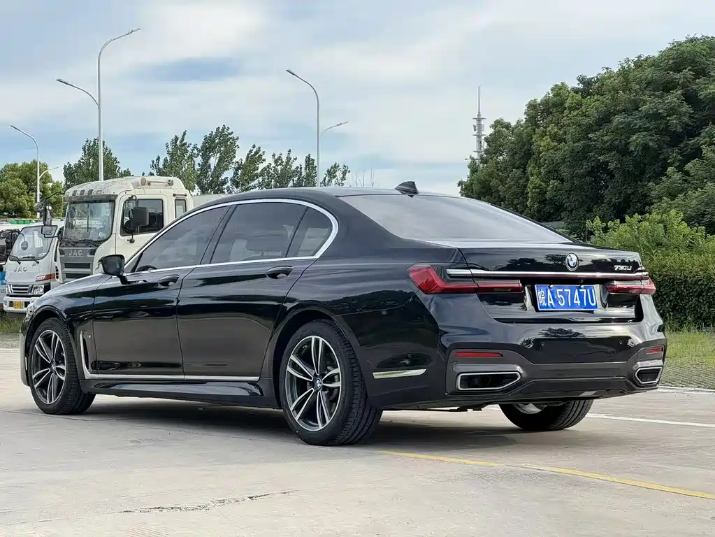 BMW 7 Series — миниатюра 6