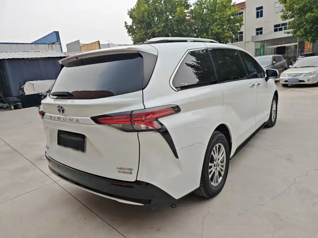 Toyota Sienna — миниатюра 7
