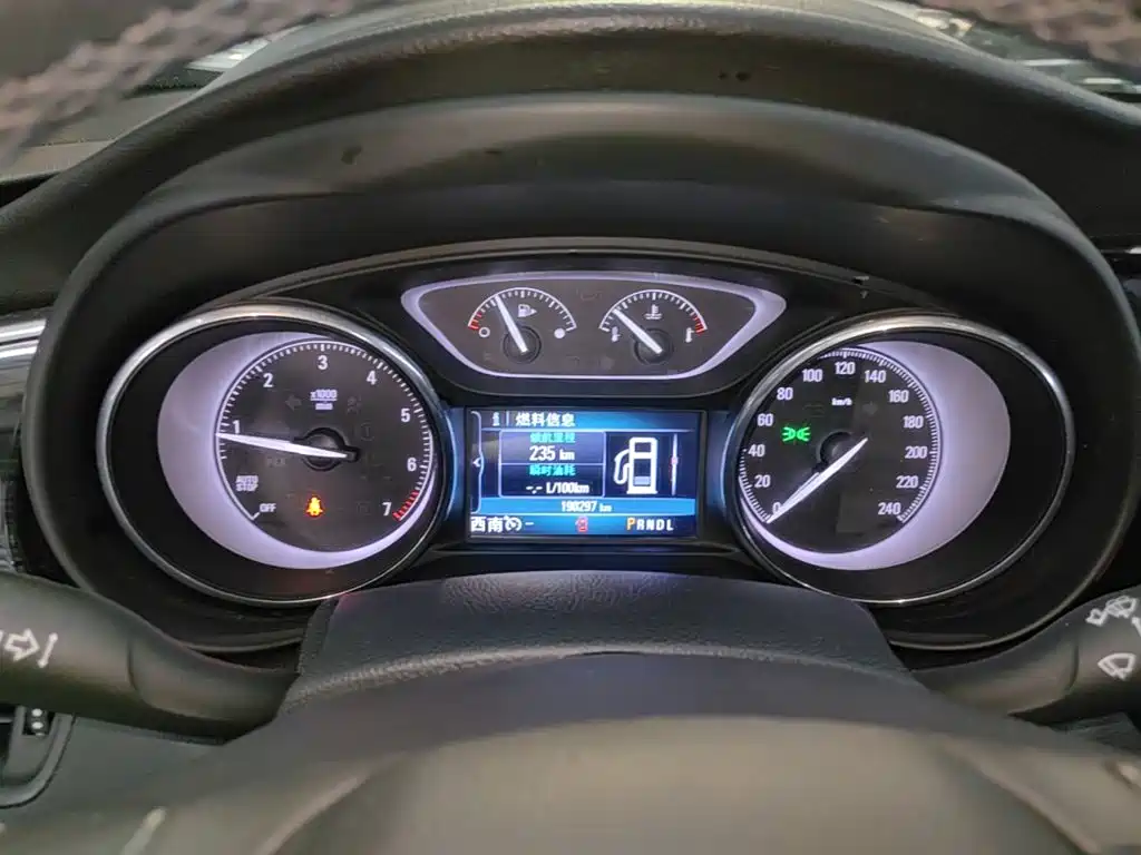 Buick Envision Plus — миниатюра 12