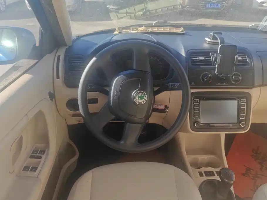 Skoda Fabia — миниатюра 15