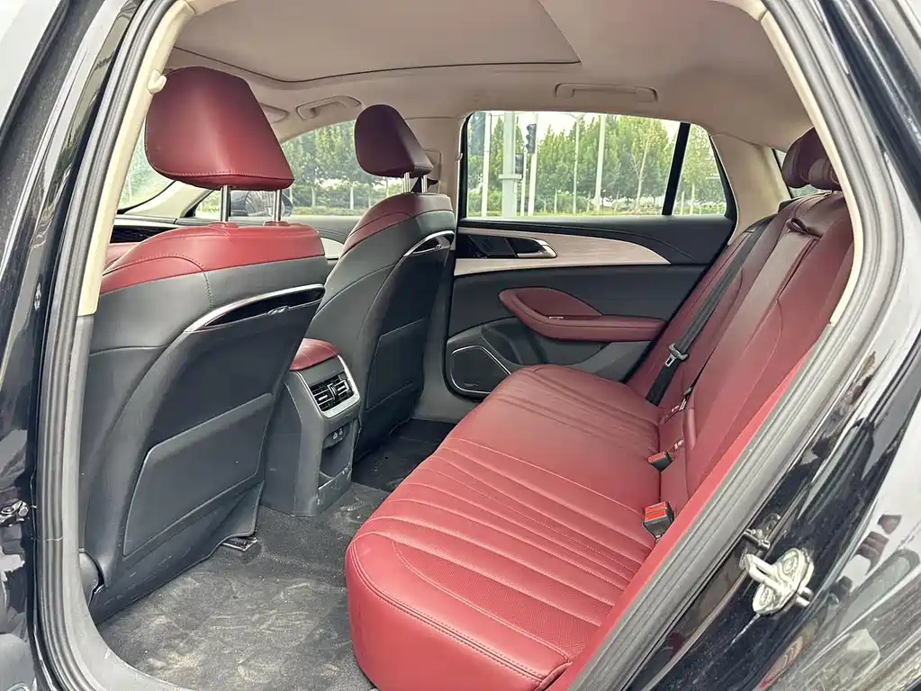 Hongqi Hongqi H5 — миниатюра 6