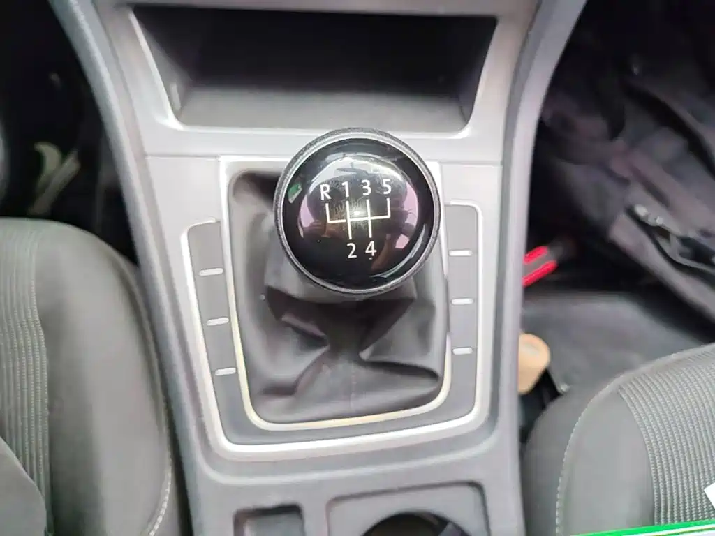 Volkswagen Golf — миниатюра 14