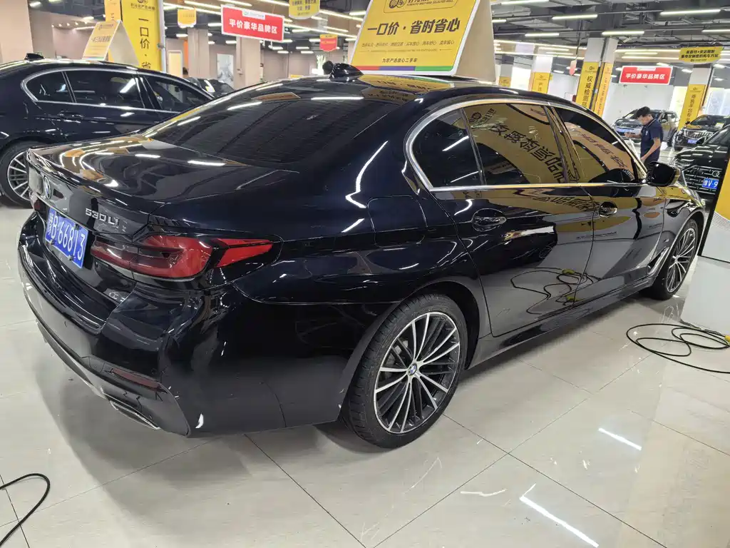 BMW 5 Series — миниатюра 14