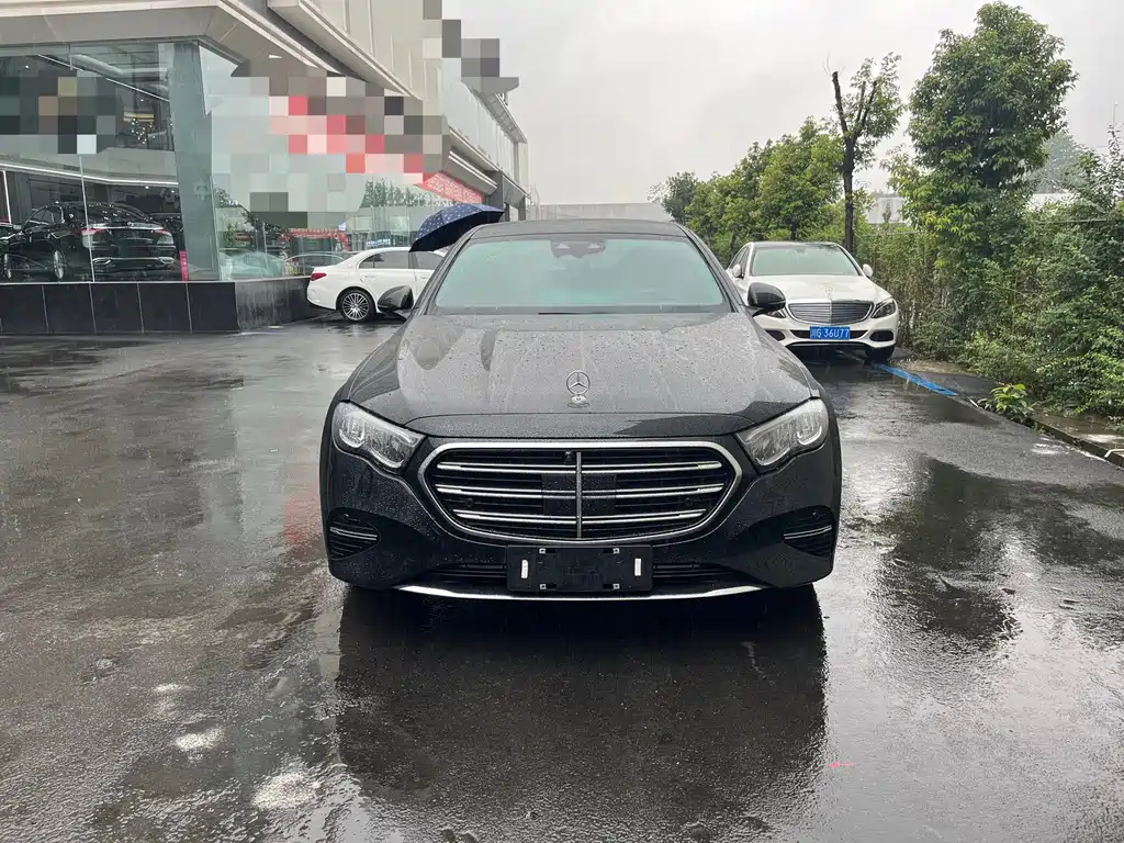 Mercedes-Benz E-Class — миниатюра 2