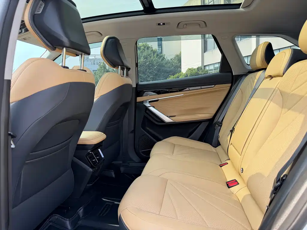 Geely Boyue L — миниатюра 9