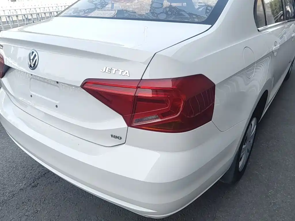 Volkswagen Jetta — миниатюра 8