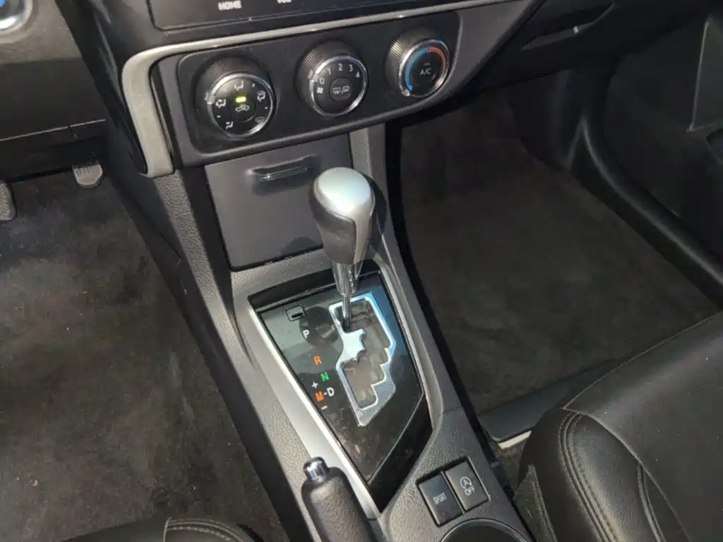 Toyota Corolla — миниатюра 14