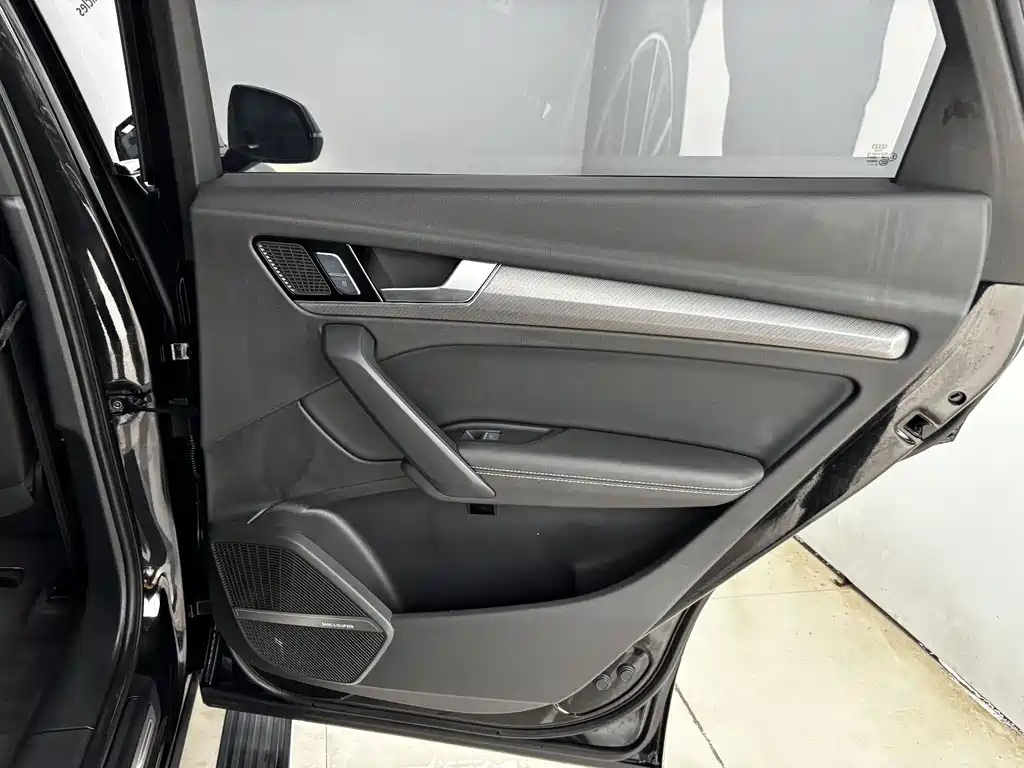 Audi Q5L — миниатюра 23