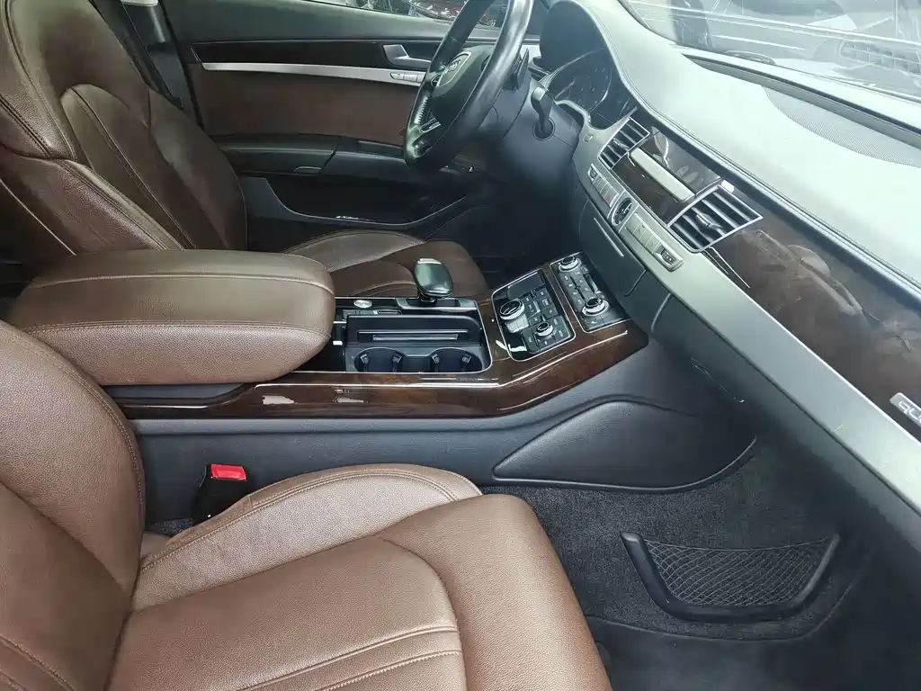Audi A8 — миниатюра 7
