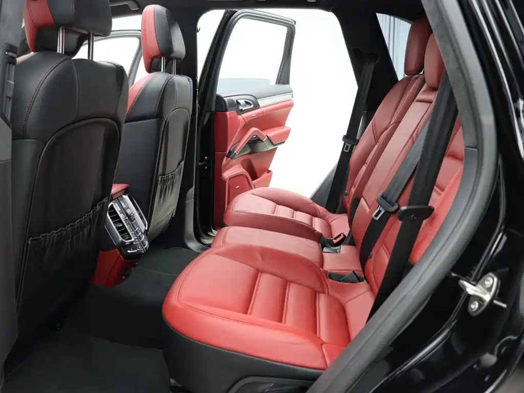 Porsche Cayenne — миниатюра 8
