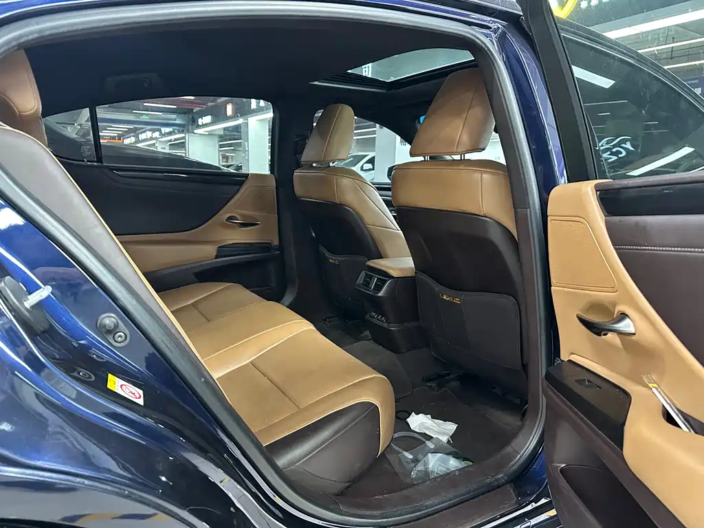 Lexus ES — миниатюра 20
