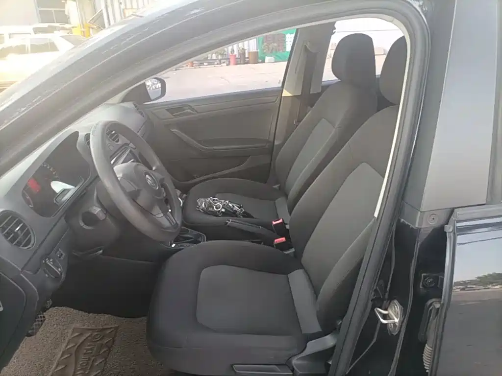 Volkswagen Jetta — миниатюра 15