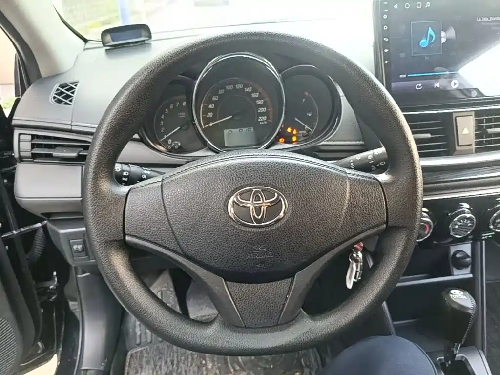 Toyota Yaris L — миниатюра 11