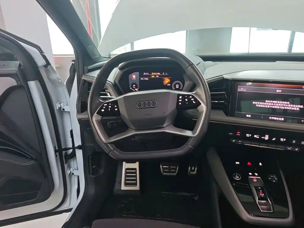Audi Q5 e-tron — миниатюра 15