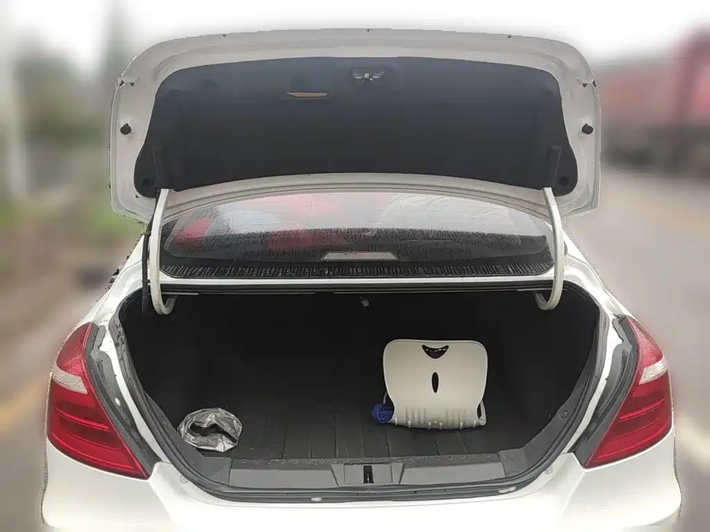 Geely Emgrand — миниатюра 15
