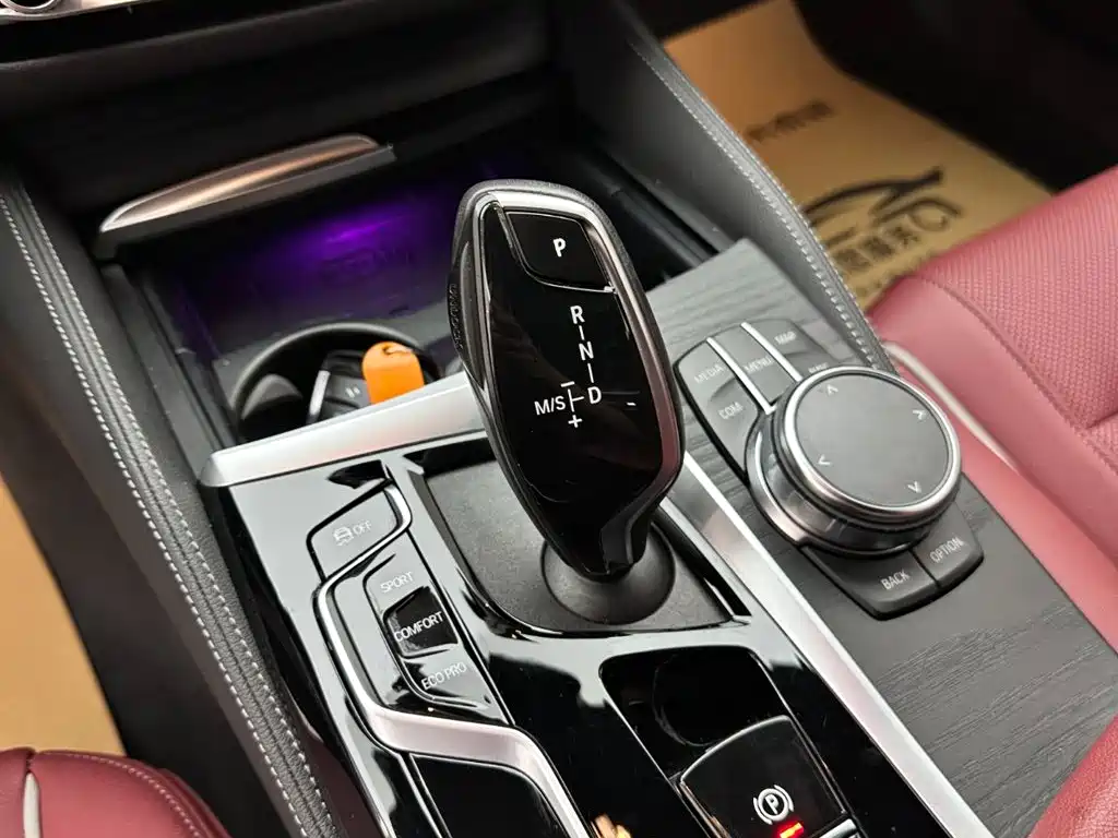 BMW 5 Series — миниатюра 16