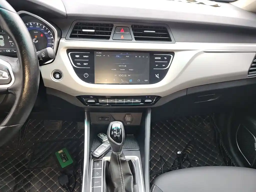 Geely Vision X3 — миниатюра 13